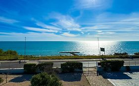 Edo House Anzio - Beachfront - Fronte Mare - Affittacamere